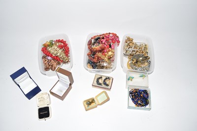 Lot 119 - Three boxes of various assorted costume jewellery