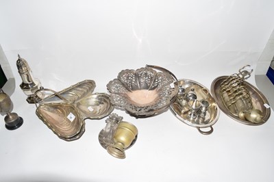 Lot 167 - Mixed Lot: Various silver plated serving...