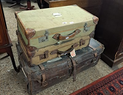 Lot 376 - Three vintage suitcases