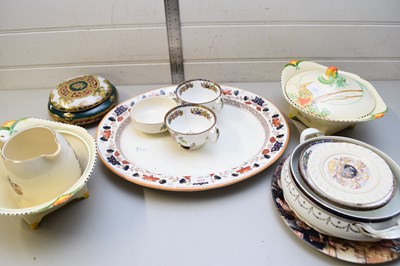 Lot 231 - MIXED LOT OF CERAMICS TO INCLUDE PAIR OF WOODS...