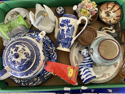 Lot 19 - One box of various assorted ceramics to...