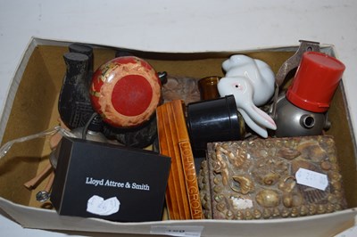 Lot 160 - Box of various assorted small ornaments and...