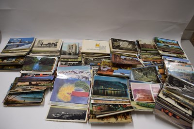 Lot 74 - Box of assorted postcards