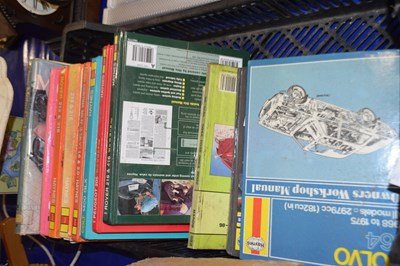 Lot 167 - Box of Haynes Workshop Manuals and others