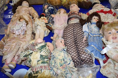 Lot 182 - Large mixed lot of various porcelain headed...