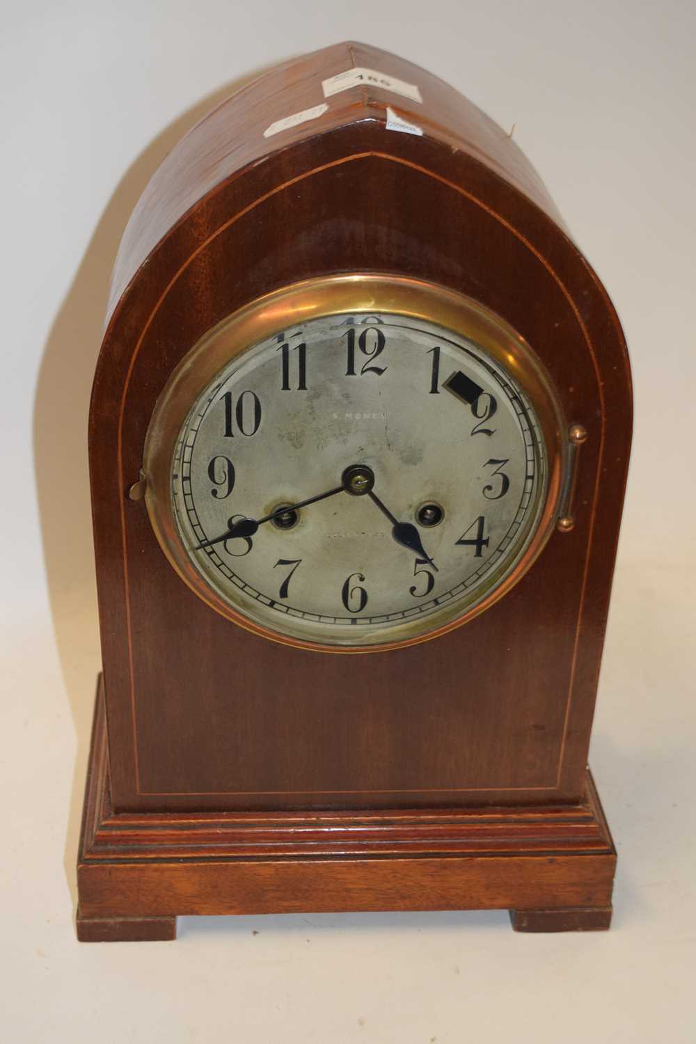 Lot 185 - Early 20th Century mantel clock in mahogany