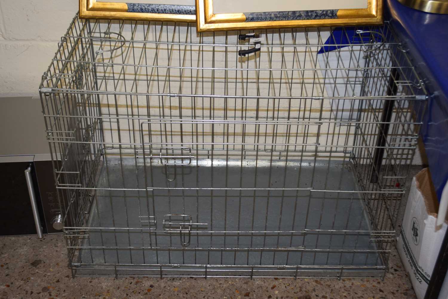Lot 242 Metal dog cage