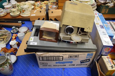Lot 569 - ALDIS SLIDE PROJECTOR AND ACCESSORIES