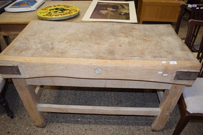 Lot 292 - Large wooden butchers block, the top 122  x 60 cm