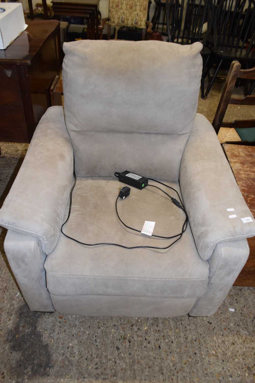 Lot 322 - Electric recliner armchair