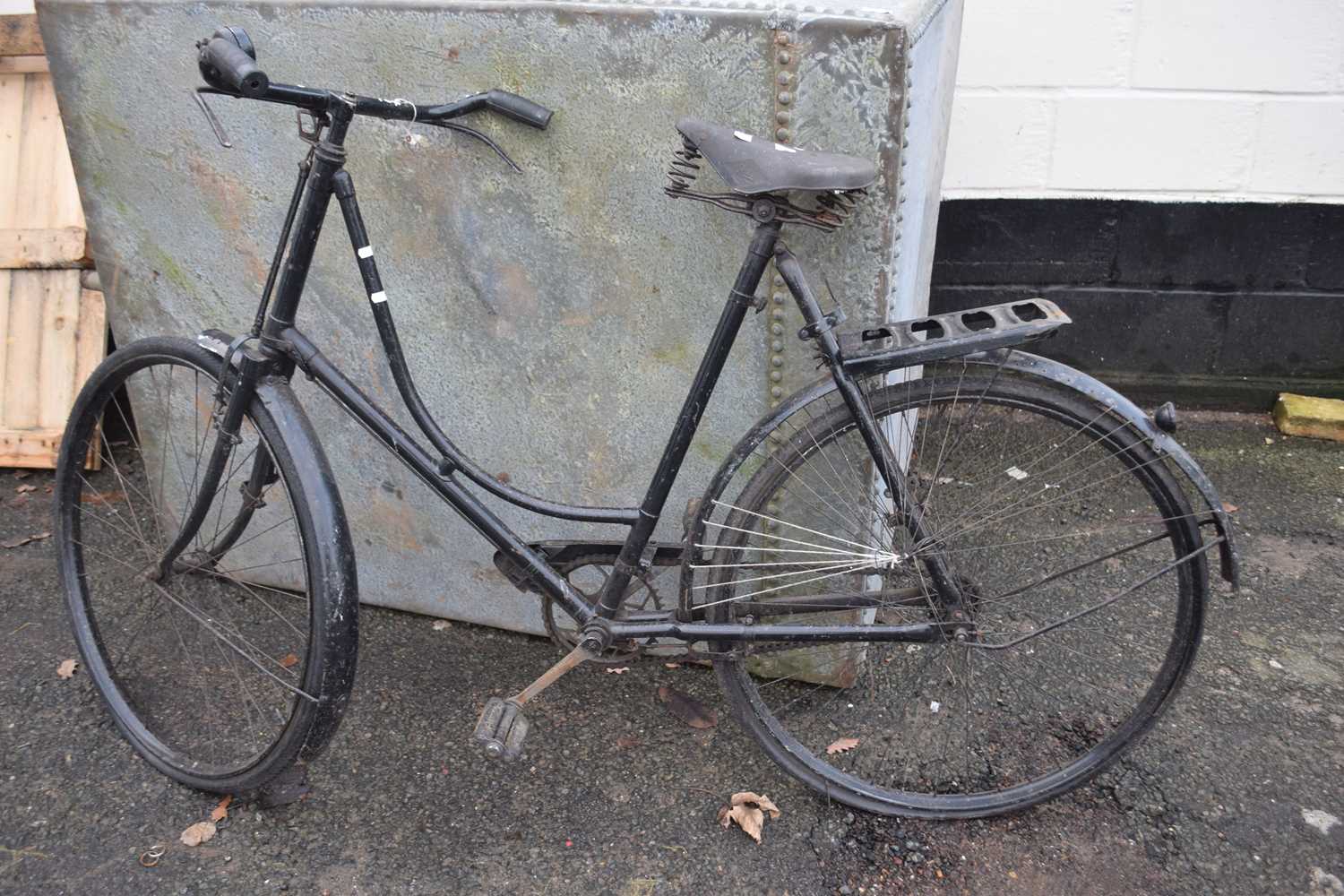 Lot 400 - Vintage black ladies bike