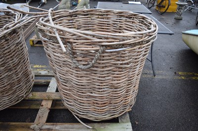 Lot 422 - Large wicker log basket