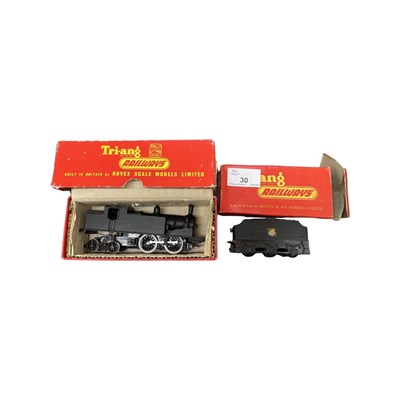 Lot 78 - A pair of boxed Triang 00 gauge items, to...