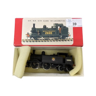 Lot 97 - A boxed South Eastern Finecast 00 gauge model...