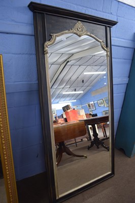 Lot 543 - 20th Century wall mirror with silvered and...