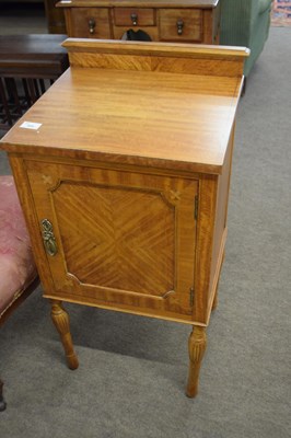 Lot 555 - Early 20th Century satinwood veneered single...