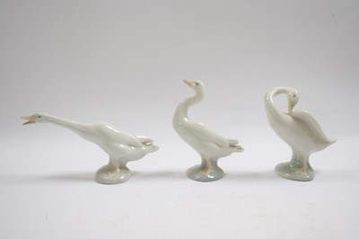 Lot 317 - Group of three Lladro geese in various poses