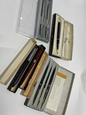 Lot 439 - Quantity of fountain pens including Parker and...