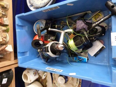 Lot 527 - A collection of fixed spool fishing reels to...