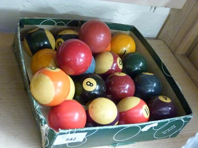 Lot 542 - Set of pool balls plus others