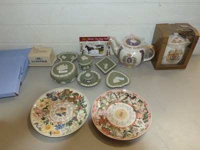 Lot 1 - Mixed Lot: Various Wedgwood Jasper ware...