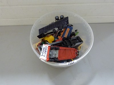 Lot 26 - Mixed Lot: Various assorted toy vehicles