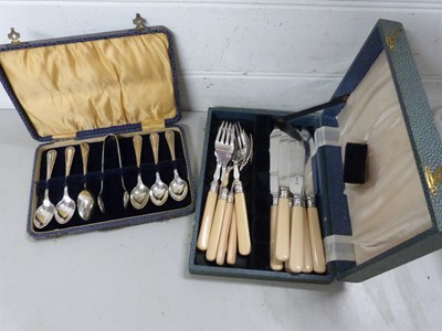 Lot 107 - Mixed Lot: Cased silver plated teaspoons and a...