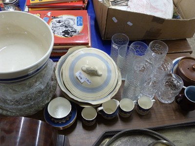 Lot 176 - Mixed Lot: Various ceramics and glass wares to...