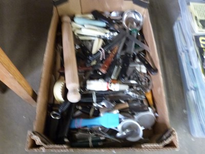 Lot 701 - One box of various cutlery and kitchen wares