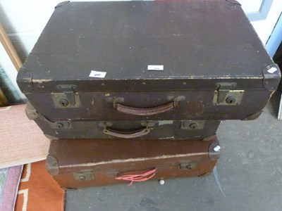 Lot 759 - Five vintage suitcases