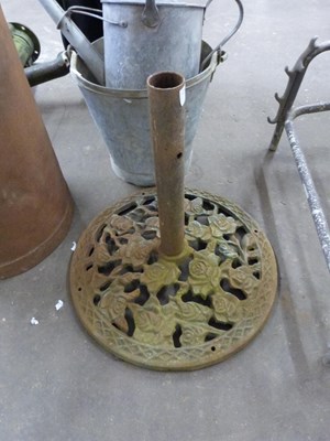 Lot 778 - Cast iron garden parasol base