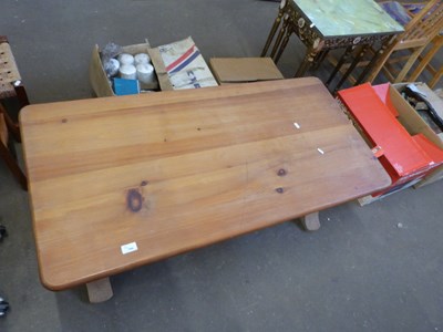 Lot 794 - Pine coffee table