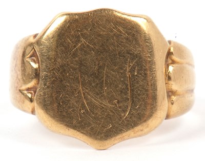 Lot 1 - Antique 18ct gold signet ring, the shield...