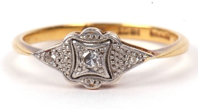 Lot 148 - An Art Deco diamond ring centering a small...