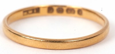 Lot 150 - A 22ct gold wedding ring of plain polished...