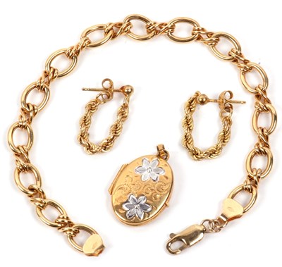 Lot 154 - Mixed Lot: A 375 stamped oval link bracelet, a...