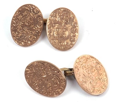 Lot 162 - A pair of 9ct gold cufflinks with oval...