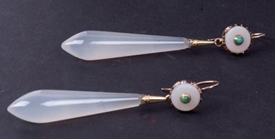 Lot 254 - A pair of vintage agate torpedo shaped...