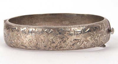 Lot 278 - A vintage silver hinged bracelet, the top...