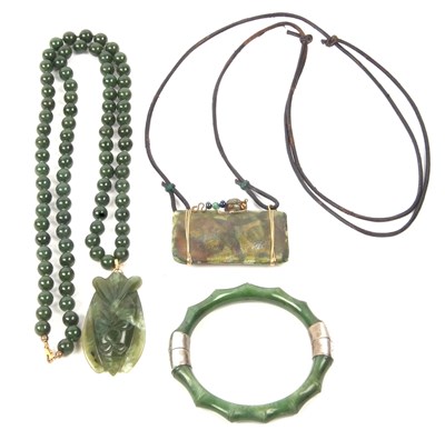 Lot 314 - A mixed lot to include vintage green glass...