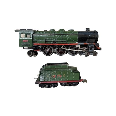 Lot 159 - A German Marklin tin-plate train set, with...