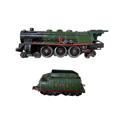 Lot 159 - A German Marklin tin-plate train set, with...