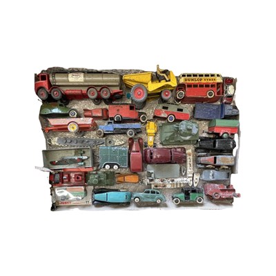 Lot 206 - A mixed lot of various die-cast vehicles,...