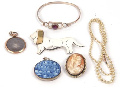 Lot 335 - Mixed Lot: A dog brooch stamped Mexico 925, a...