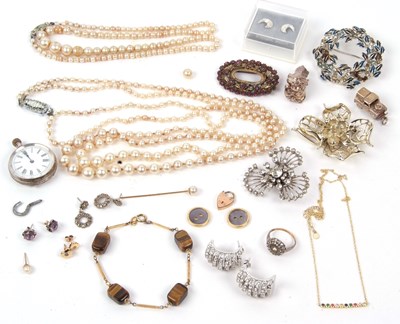 Lot 367 - Mixed lot of costume jewellery to include...