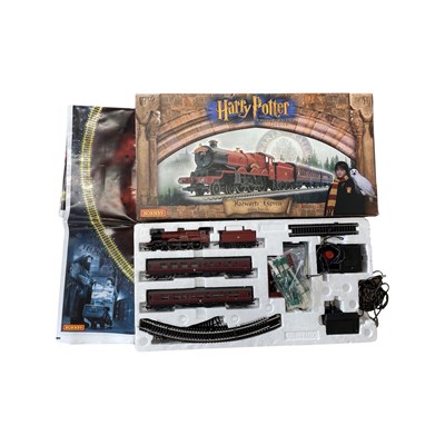 Lot 141 - A boxed Hornby Harry Potter and the...