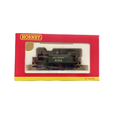 Lot 108c - A boxed Hornby 00 gauge R3212 Southern SR...