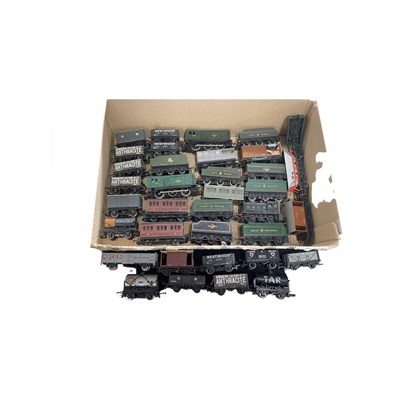 Lot 148 - A quantity of various Hornby tenders and wagons