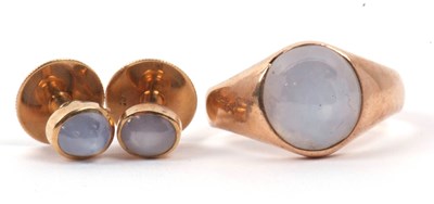 Lot 141 - Gents star sapphire signet ring, the cabochon...