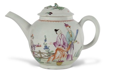 Lot 119 - Lowestoft porcelain teapot and a cover, the...